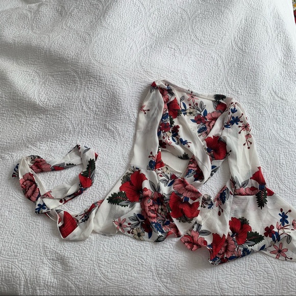 Floral Bell Cap Wrap Around Top - Picture 8 of 12